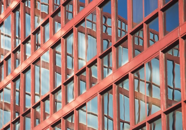 Modern glass office building. Photo: fotog