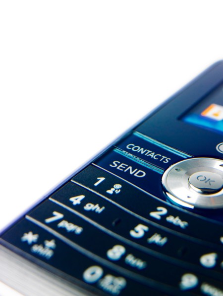 Studio shot of mobile phone. Photo : David Arky