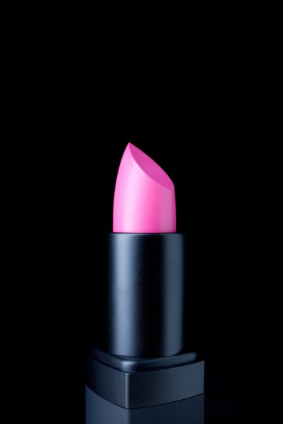 Studio shot of pink lipstick. Photo : Winslow Productions