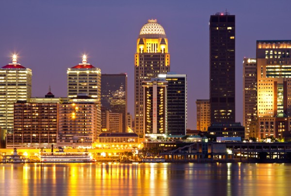 USA, Kentucky, Louisville, Skyline at night. Photo : Henryk Sadura