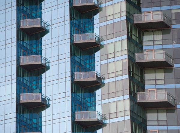 Exterior of modern residential structure. Photo : fotog