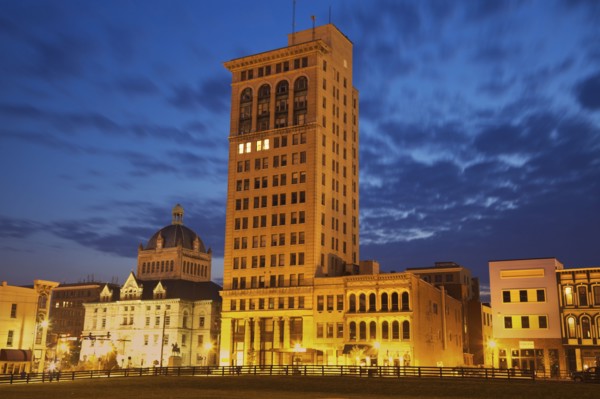 USA, Kentucky, Lexington, Courthouse illuminated at dusk. Photo: Henryk Sadura