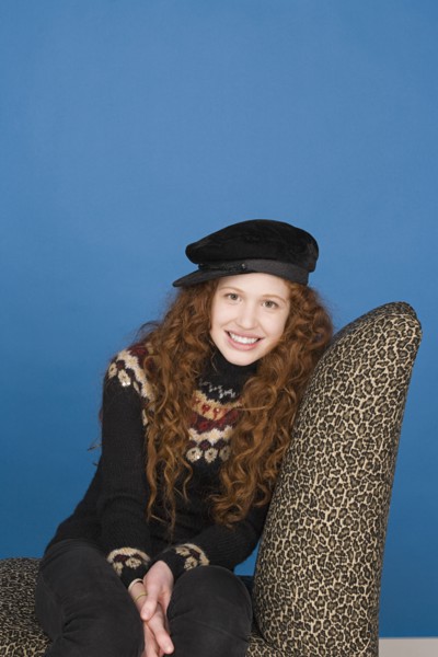 Portrait of teenage girl (16-17). Photo : Rob Lewine
