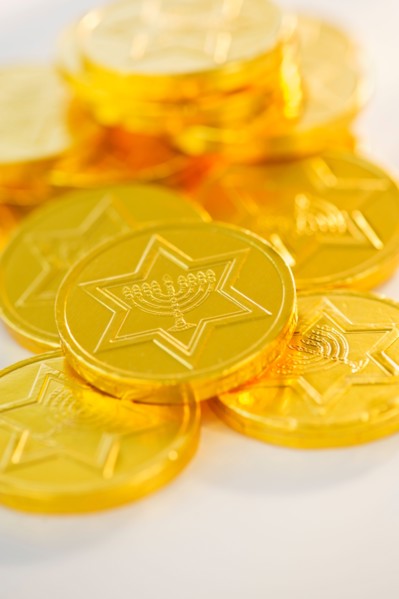 Studio Shot of chocolate coin. Photo : Daniel Grill
