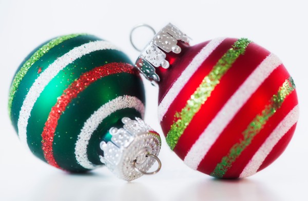 Studio shot of christmas baubles. Photo : Daniel Grill