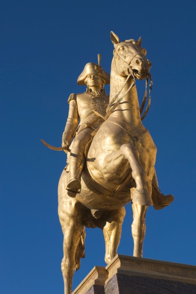 USA, Pennsylvania, Philadelphia, low angle view of statue. Photo : fotog