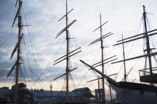 USA, New York State, New York City, seaport museum at dusk. Photo : fotog