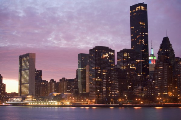 USA, New York State, New York City, cityscape at dusk. Photo : fotog