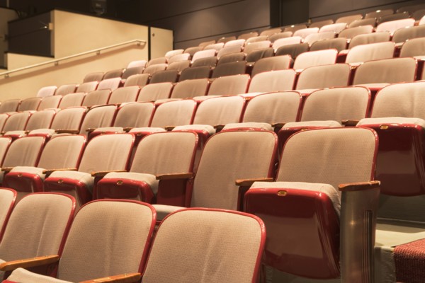 Theatre seats. Photo : fotog