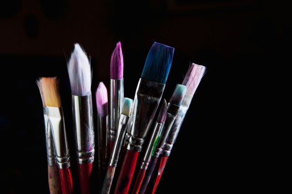 Close-up of paint brushes. Photo : Sarah M. Golonka