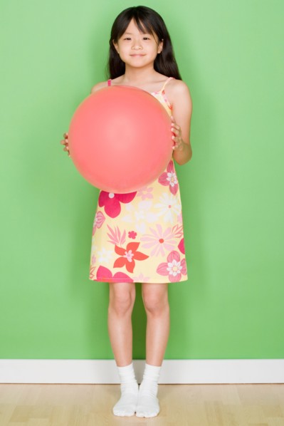 Studio shot portrait of teenage girl, full length. Photo : Rob Lewine