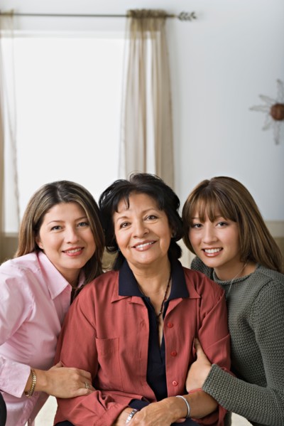 Family portrait of three women. Photo : Rob Lewine