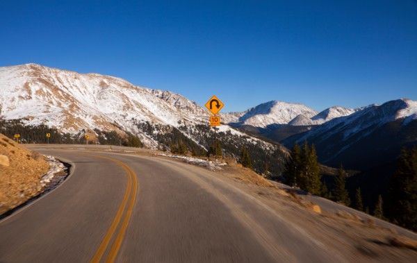 USA, Colorado. Road in mountains. Photo : John Kelly
