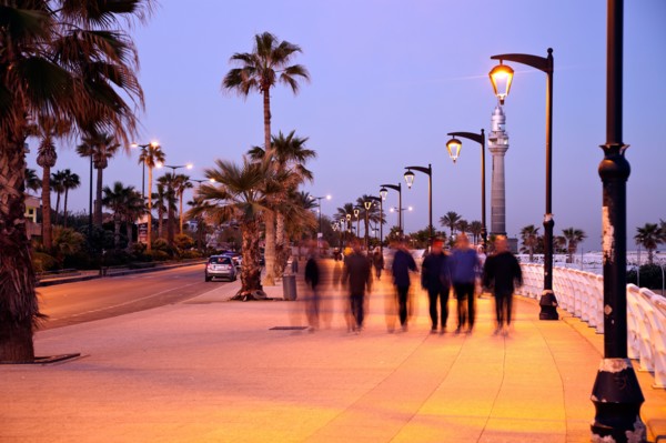 Lebanon, Beirut. Corniche waterfront at sunrise. Photo : Henryk Sadura