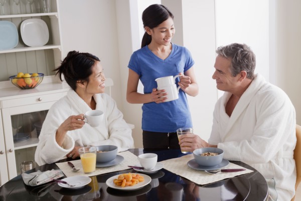 Family having breakfast. Photo : Rob Lewine