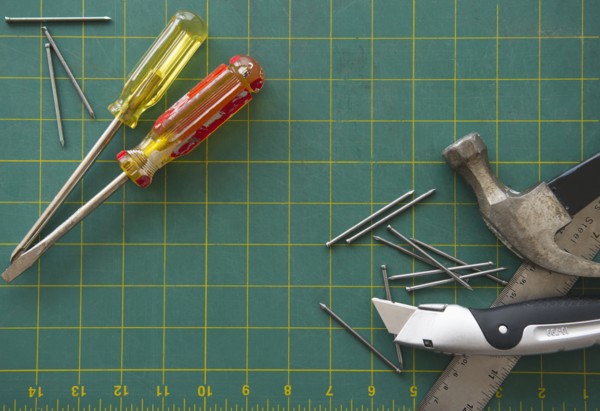 Work tools on grid. 
Photo : Jamie Grill