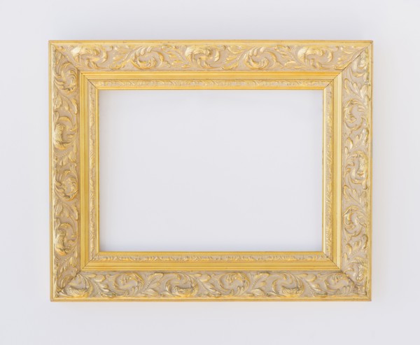 Close up of empty picture frame, studio shot. 
Photo : Daniel Grill