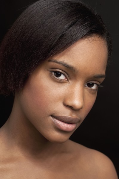 Beautiful young woman looking at camera. 
Photo : Jan Scherders