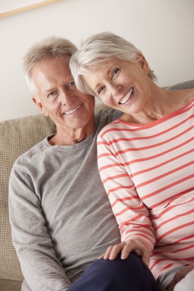 Portrait of smiling senior couple. 
Photo : Rob Lewine