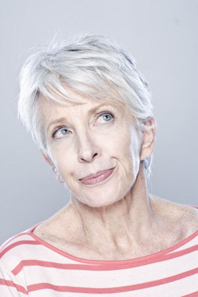 Portrait of thoughtful senior woman, studio shot. 
Photo : Rob Lewine