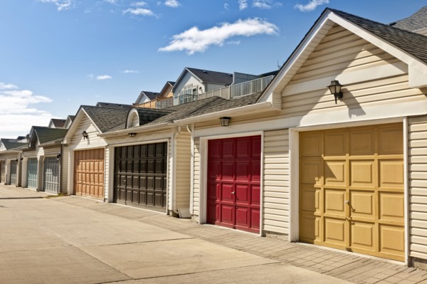 Canada, Ontario, Toronto, Row of garages. 
Photo : Elena Elisseeva