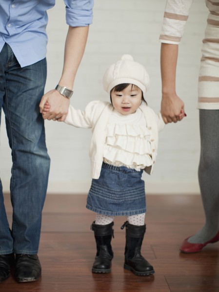 Young parents with baby girl (12-17 months). 
Photo: Jessica Peterson