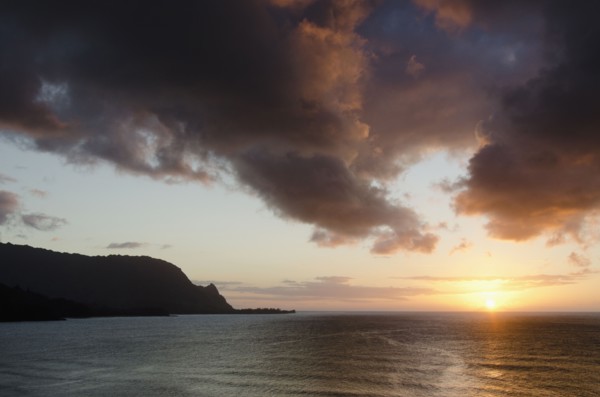 Coastline at sunset. Photo : Jamie Grill