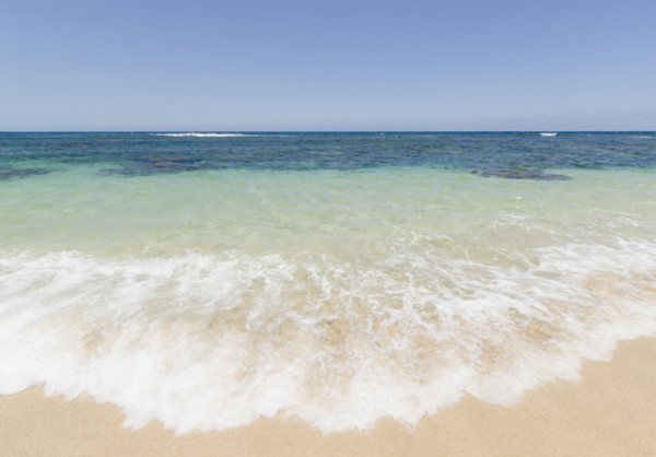 Sandy beach. Photo : Jamie Grill