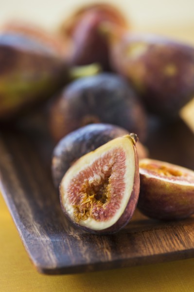 Figs on wood tray. Photo: Daniel Grill
