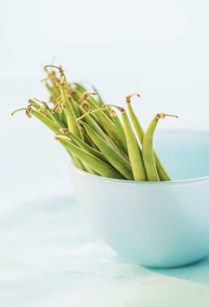 Studio shot of french green beans. Photo : Daniel Grill