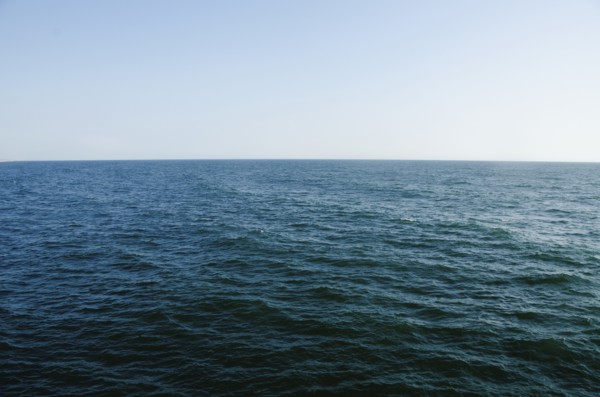 Horizon over sea. Photo : Tetra Images