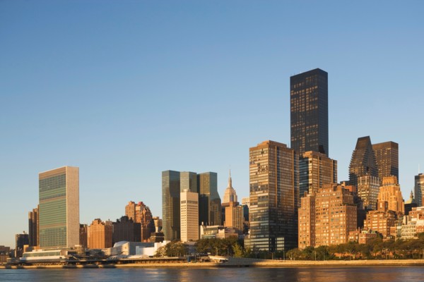 Skyline with United Nations Building. Photo : Alan Schein