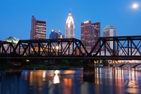 City skyline at dusk. Photo : Henryk Sadura