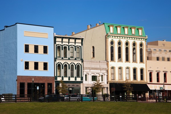 USA, Kentucky, Houses in downtown. Photo: Henryk Sadura