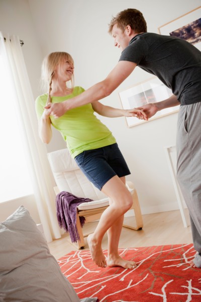 Couple dancing. Photo : Rob Lewine