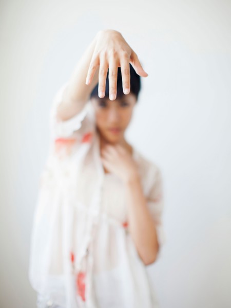 Studio Shot of dancing woman. Photo : Jessica Peterson