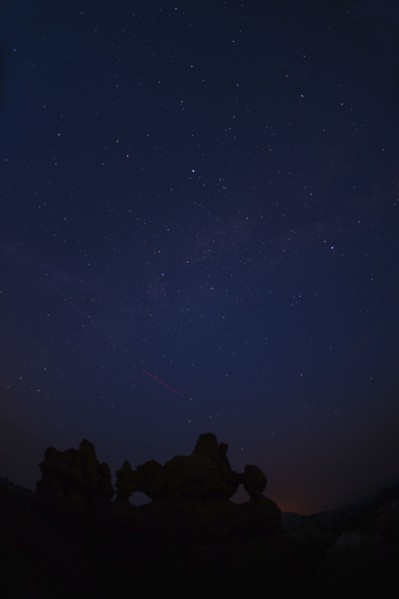Night sky above rocks. USA, Utah, Bryce Canyon.
Photo : Daniel Grill