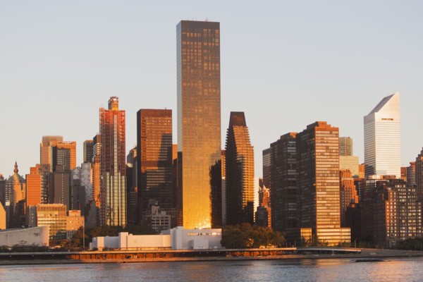 View of skyline at sunset. USA, New York State, New York City.
Photo : fotog
