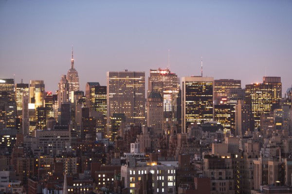 City skyline at dusk. USA, New York State, New York City.
Photo : fotog