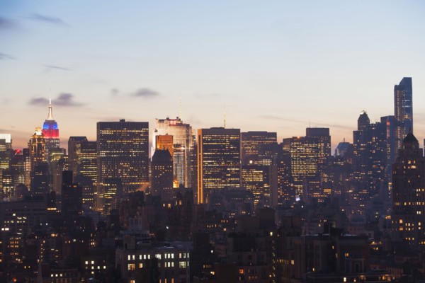 Skyline at dusk. USA, New York State, New York City.
Photo : fotog
