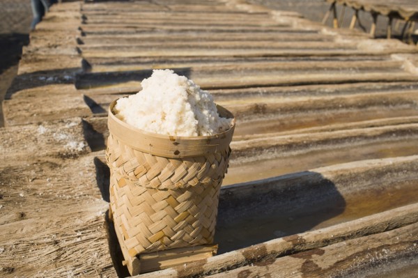 Salt extracted from saltwater.
Photo : Noah Clayton