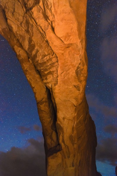 Close-up of natural arch at night. Arches National Park, Utah.
Photo : Gary Weathers