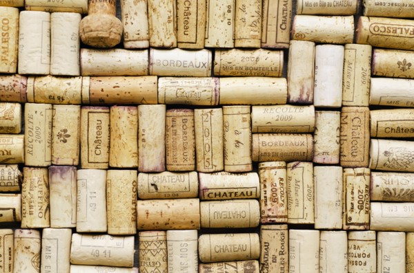 Studio shot of wine corks.
Photo : Tetra Images