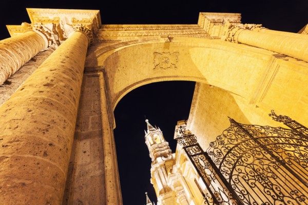 Cathedral on Plaza de Armas seen from triumphal arch