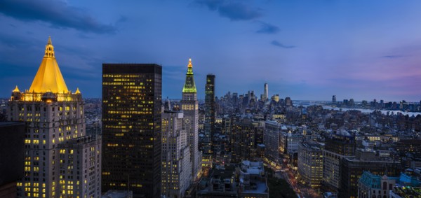 Manhattan at dusk. USA, New York State, New York City.