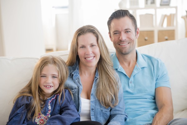 Portrait of family with one child (6-7)