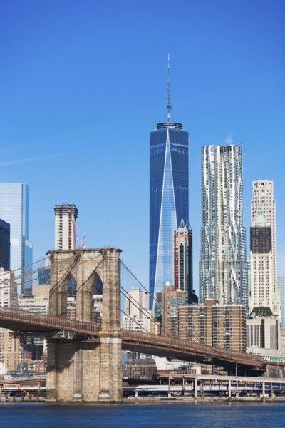 USA, New York State, New York City, Manhattan, Brooklyn Bridge with downtown skyline