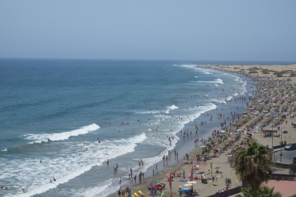 Spain, Gran Canaria, Maspalomas, Crowded beach