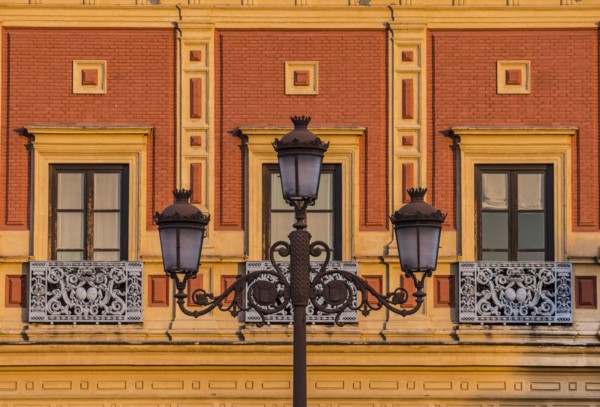 Spain, Seville, Streetlight and facade of Palacio de San Telmo