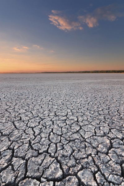 Ukraine, Dnepropetrovsk Region, Novomoskovskiy District, Lake Soleniy Lyman, Desert at sunset